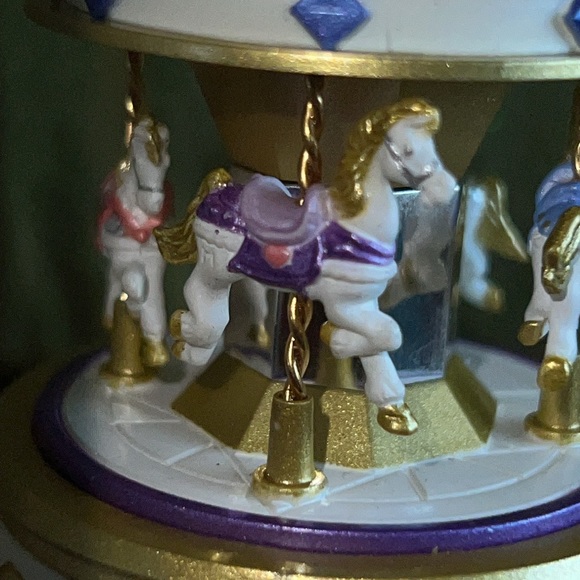 Hallmark 2003 Series #2 Jewelry Box Collection Ornament. No Box - Picture 6 of 12